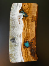 Load image into Gallery viewer, Spotted Eagle Ray Charcuterie Board

